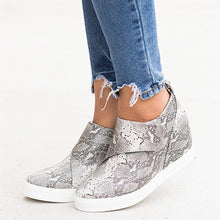 Load image into Gallery viewer, High Top Wedge Shoe